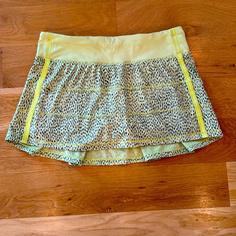 Lululemon Pace Rival Skirt - REGULAR length (11.5”) Size 6